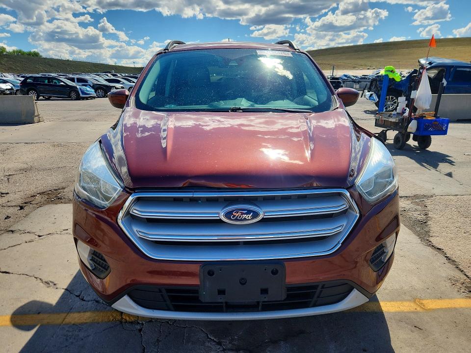 67353576 :رقم المزاد ، 1FMCU9HD8JUA64290 vin ، 2018 Ford Escape مزاد بيع