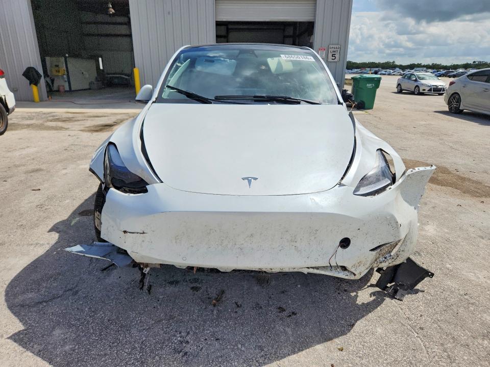 68650186 :رقم المزاد ، 7SAYGDEF8NF522986 vin ، 2022 Tesla Model Y مزاد بيع