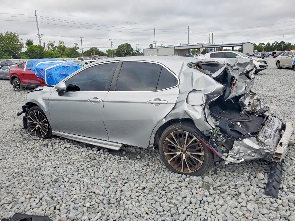 70261416 :رقم المزاد ، 4T1B11HK6KU822195 vin ، 2019 Toyota Camry مزاد بيع