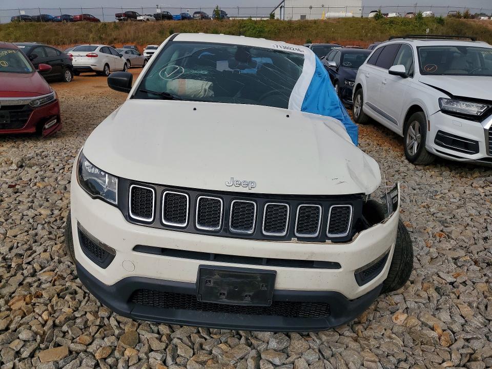 71302246 :رقم المزاد ، 3C4NJDABXJT207722 vin ، 2018 Jeep Compass مزاد بيع