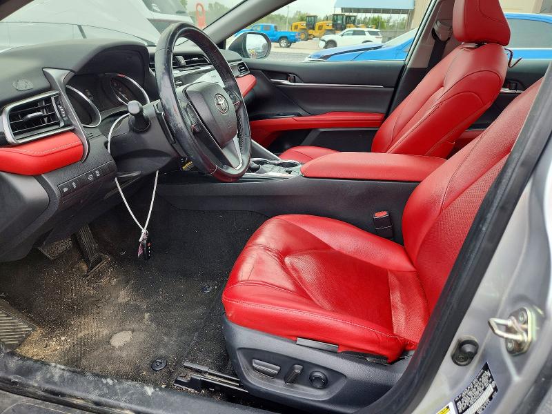 69516576 :رقم المزاد ، 4T1B61HK1KU180440 vin ، 2019 Toyota Camry مزاد بيع