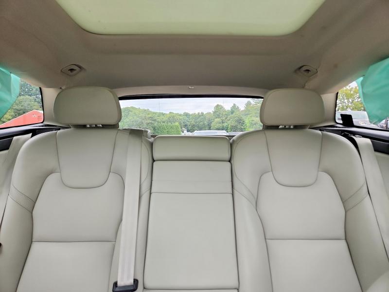 69530756 :رقم المزاد ، YV4102RK9L1571468 vin ، 2020 Volvo Xc60 مزاد بيع