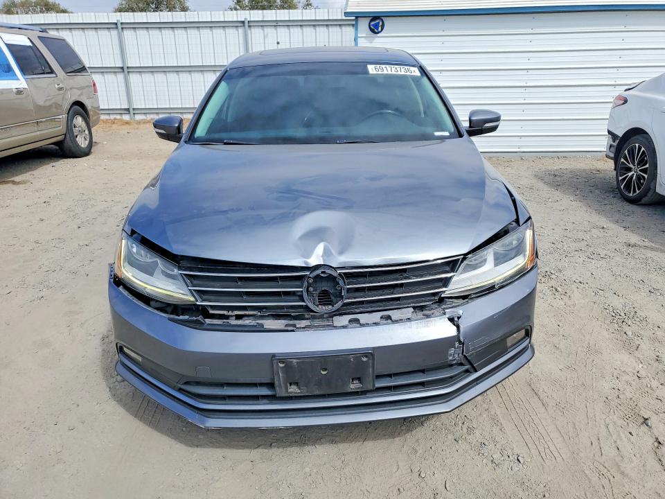2017 Volkswagen Jetta მანქანა იყიდება აუქციონზე, vin: 3VWL17AJ5HM399312, აუქციონის ნომერი: 69173736