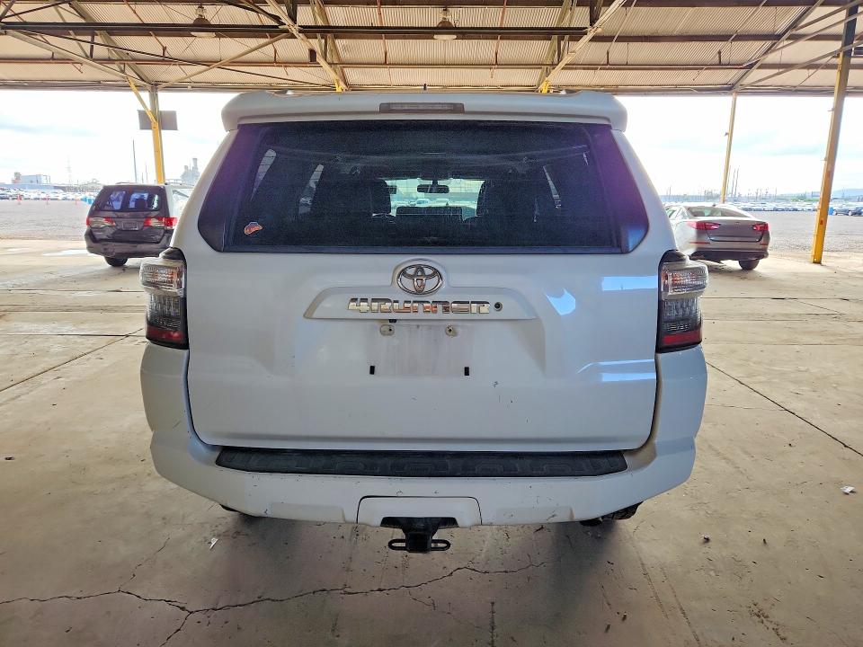 68853286 :رقم المزاد ، JTEBU5JR5J5583866 vin ، 2018 Toyota 4runner مزاد بيع