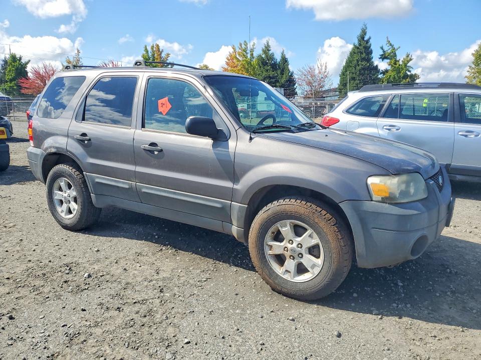67681606 :رقم المزاد ، 1FMYU93196KA28582 vin ، 2006 Ford Escape مزاد بيع
