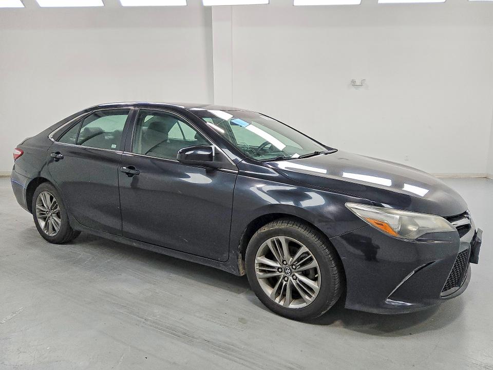 66298366 :رقم المزاد ، 4T1BF1FK0HU789577 vin ، 2017 Toyota Camry مزاد بيع