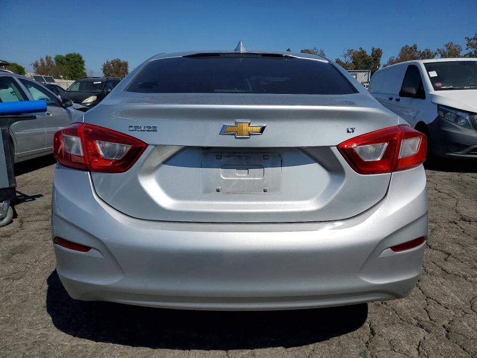 69552406 :رقم المزاد ، 1G1BE5SM8H7126268 vin ، 2017 Chevrolet Cruze مزاد بيع