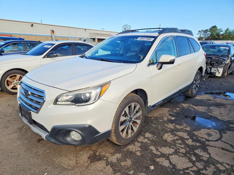 68697886 :رقم المزاد ، 4S4BSANC0F3311300 vin ، 2015 Subaru Outback مزاد بيع