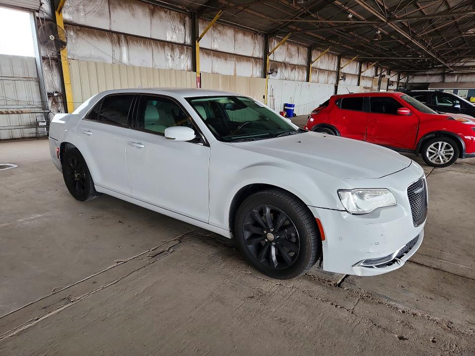 Продажа на аукционе авто 2015 Chrysler 300, vin: 2C3CCARGXFH808827, номер лота: 70543866