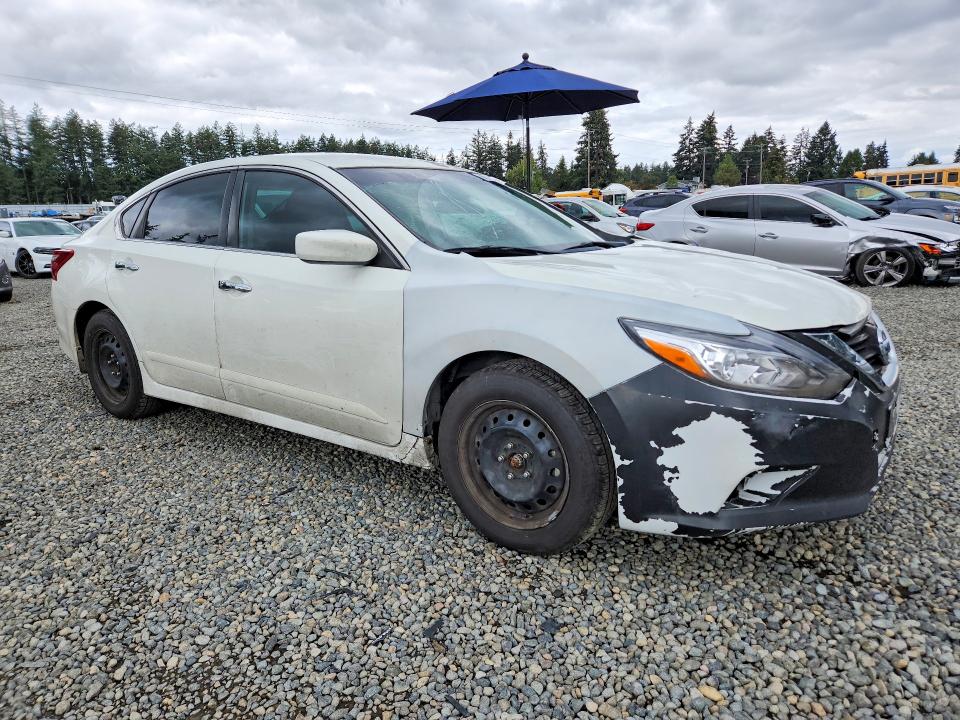 Продажа на аукционе авто 2018 Nissan Altima, vin: 1N4AL3AP7JC275198, номер лота: 68840916
