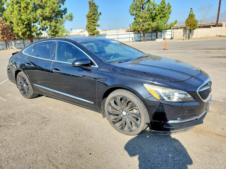 70282546 :رقم المزاد ، 1G4ZR5SS9HU161519 vin ، 2017 Buick Lacrosse مزاد بيع