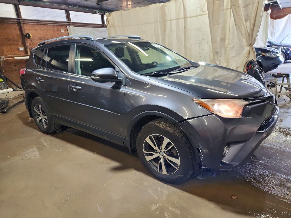 Продажа на аукционе авто 2018 Toyota Rav4, vin: JTMRFREV5JJ724504, номер лота: 68676026