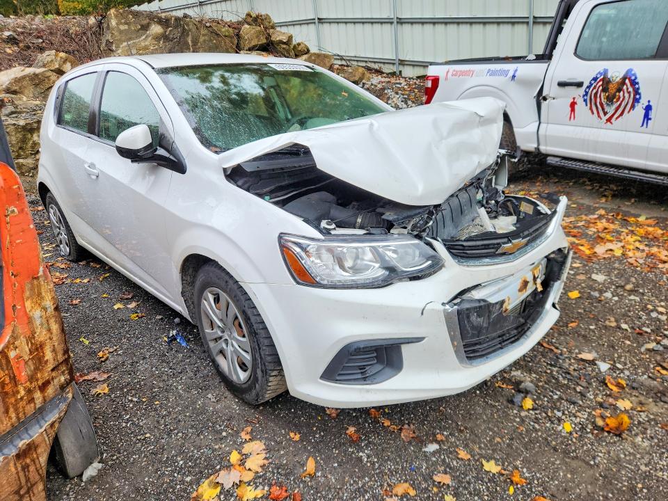 69535516 :رقم المزاد ، 1G1JG6SB3L4104277 vin ، 2020 Chevrolet Sonic مزاد بيع