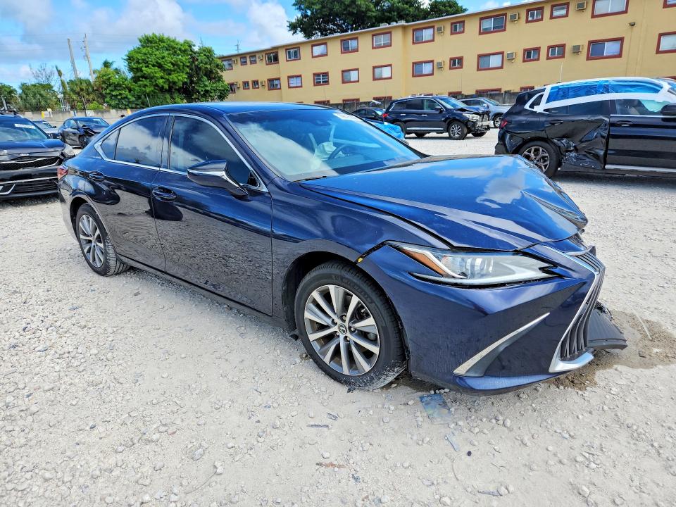 69025936 :رقم المزاد ، 58ADZ1B14LU081198 vin ، 2020 Lexus Es مزاد بيع