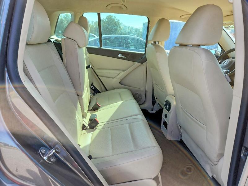 70566126 :رقم المزاد ، WVGAV3AX5EW625416 vin ، 2014 Volkswagen Tiguan مزاد بيع