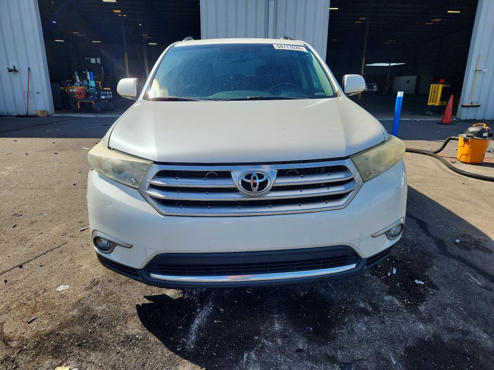 Продажа на аукционе авто 2013 Toyota Highlander, vin: 5TDYK3EH8DS103070, номер лота: 68773026