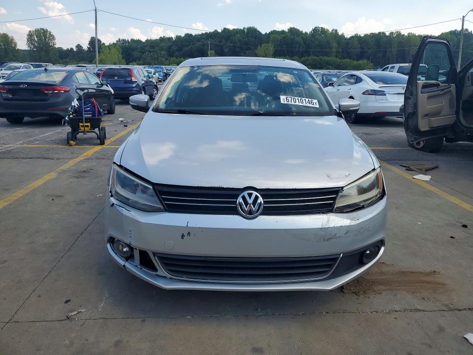 67010146 :رقم المزاد ، 3VWLL7AJ9CM368387 vin ، 2012 Volkswagen Jetta مزاد بيع