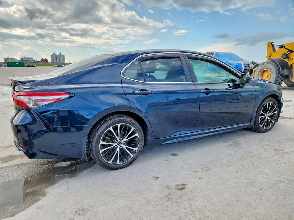 2018 Toyota Camry მანქანა იყიდება აუქციონზე, vin: 4T1B11HK6JU595315, აუქციონის ნომერი: 69101606