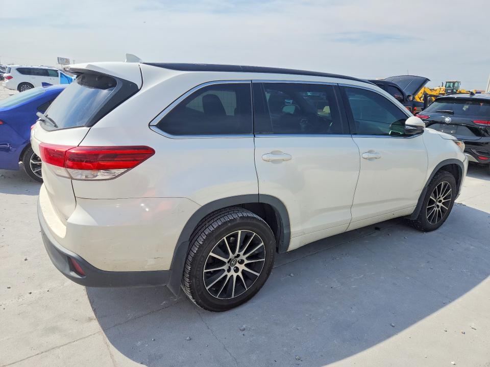70456086 :رقم المزاد ، 5TDKZRFH4HS507945 vin ، 2017 Toyota Highlander مزاد بيع