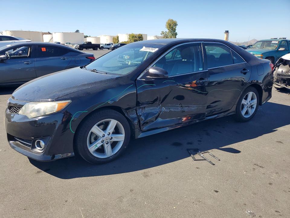 70886566 :رقم المزاد ، 4T1BF1FK0CU150270 vin ، 2012 Toyota Camry مزاد بيع