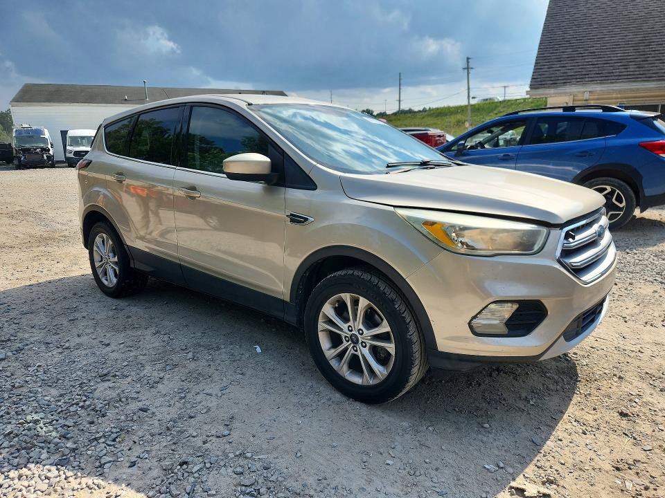 2017 Ford Escape მანქანა იყიდება აუქციონზე, vin: 1FMCU0GD6HUB73497, აუქციონის ნომერი: 67724116