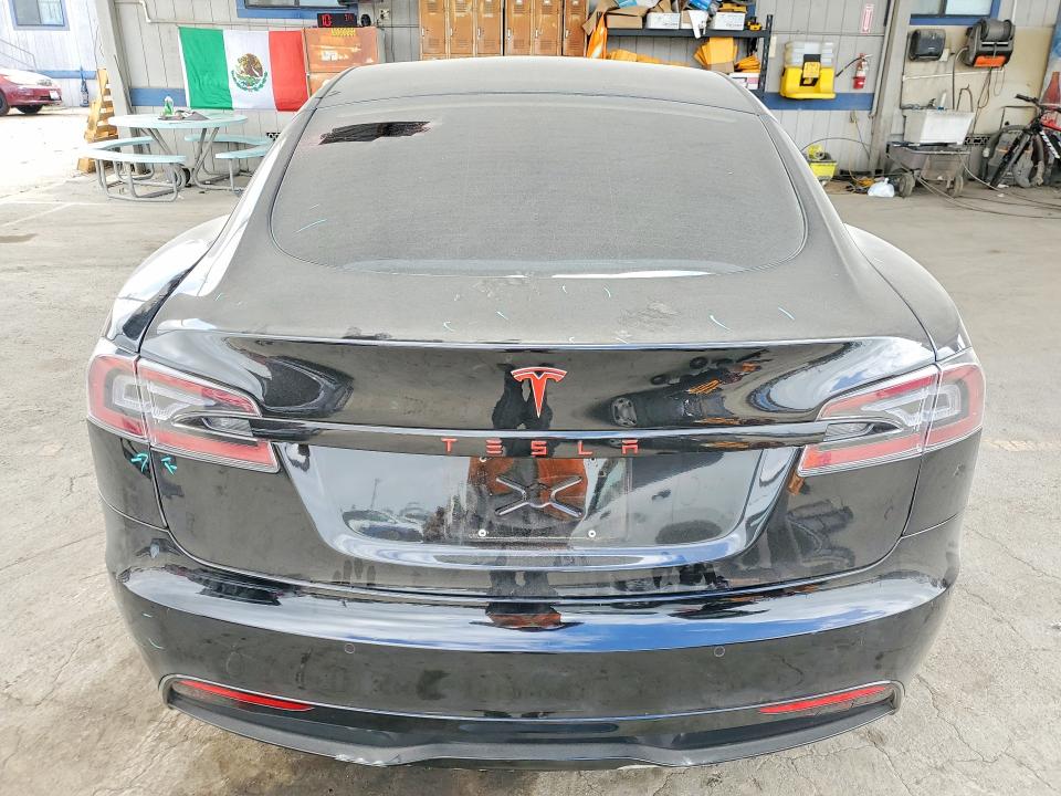 69187886 :رقم المزاد ، 5YJSA1E55MF436284 vin ، 2021 Tesla Model S مزاد بيع