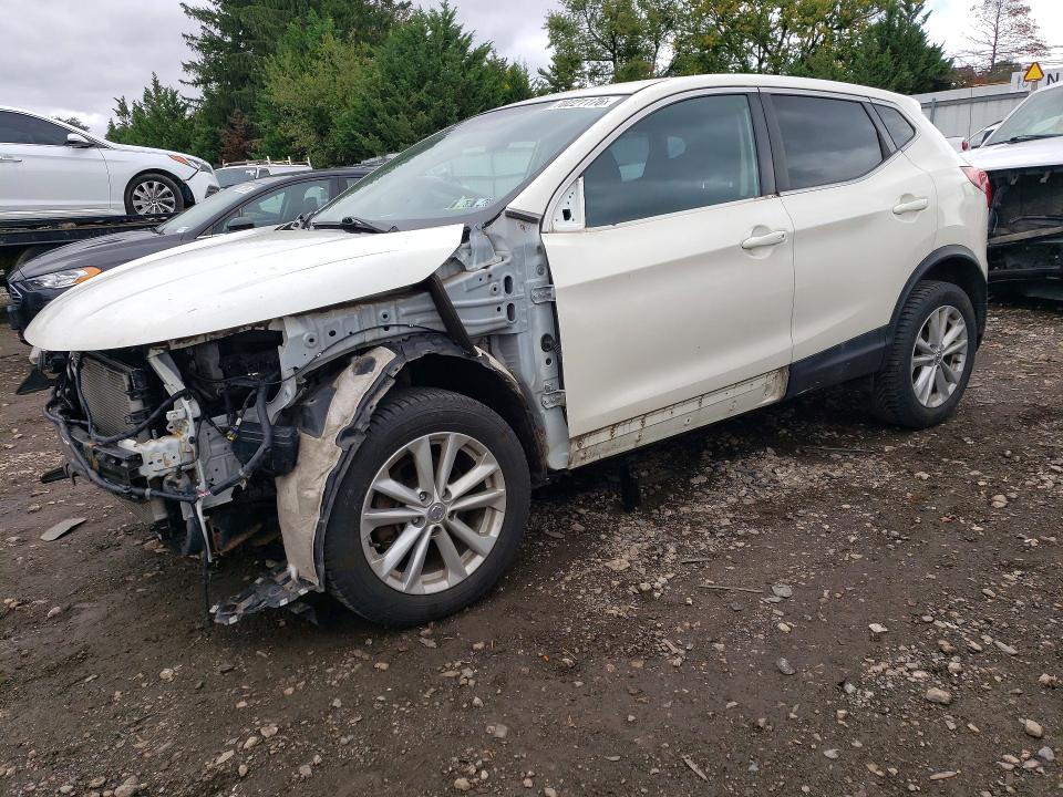 2017 Nissan Rogue Sport მანქანა იყიდება აუქციონზე, vin: JN1BJ1CPXHW012351, აუქციონის ნომერი: 70221176