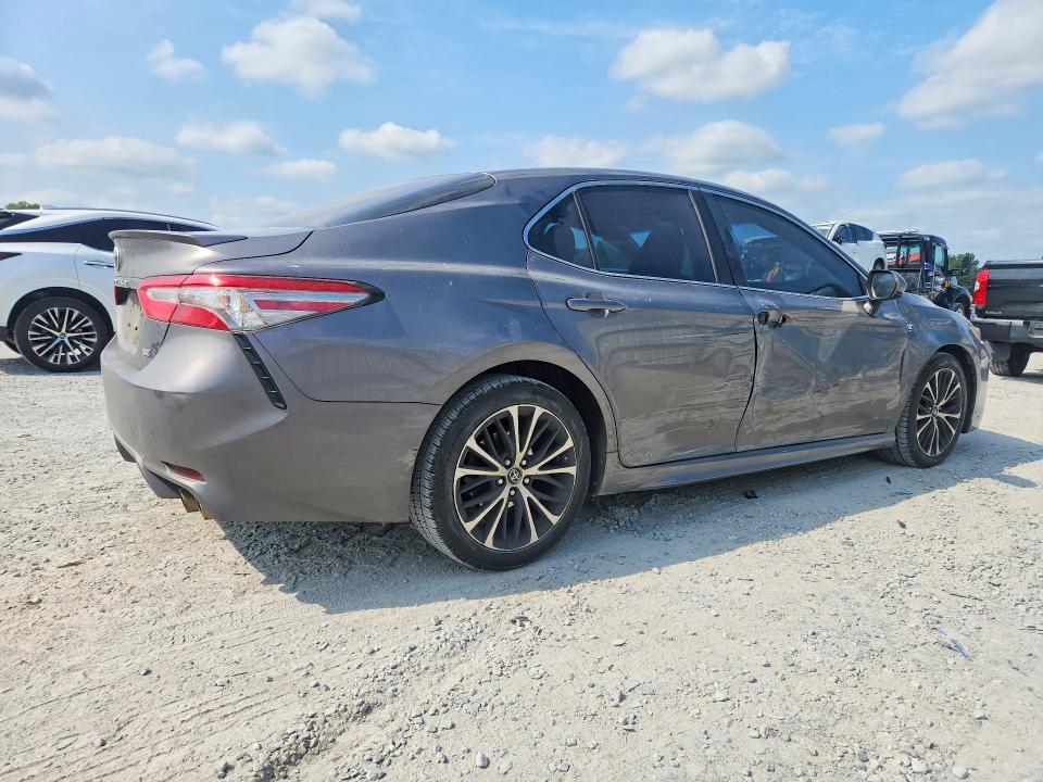 Продаж на аукціоні авто 2018 Toyota Camry, vin: 4T1B11HK7JU118621, номер лоту: 68917506