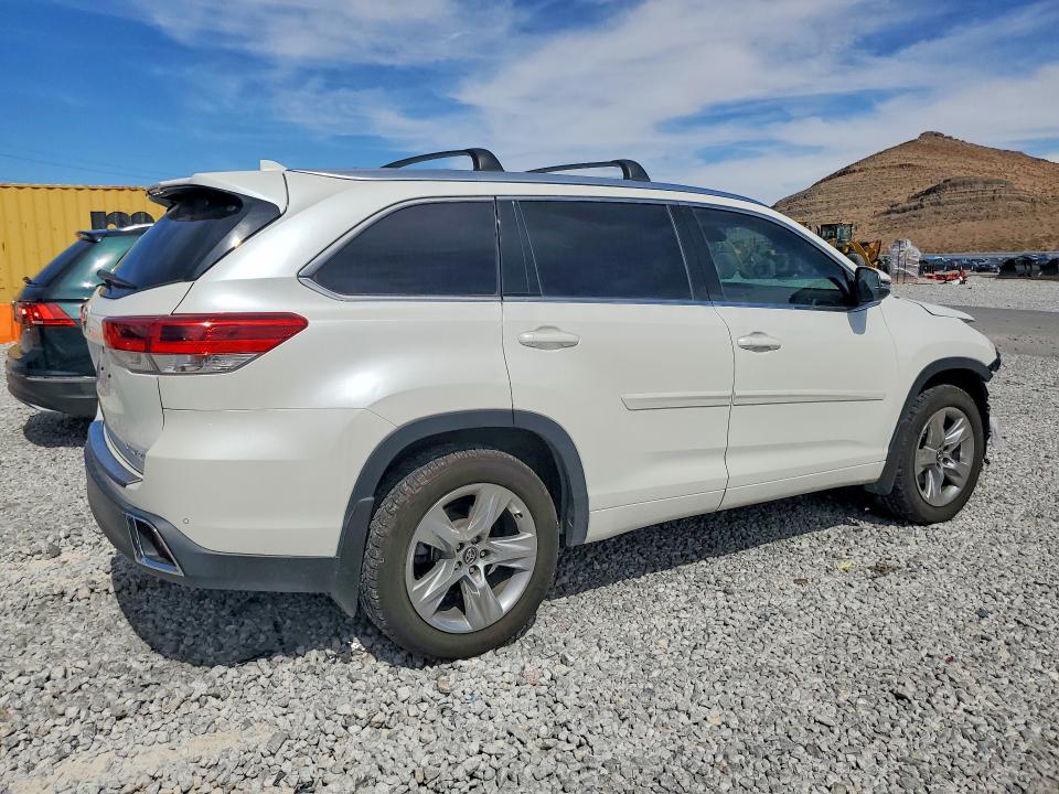 Продажа на аукционе авто 2017 Toyota Highlander, vin: 5TDDZRFH8HS434202, номер лота: 69720446