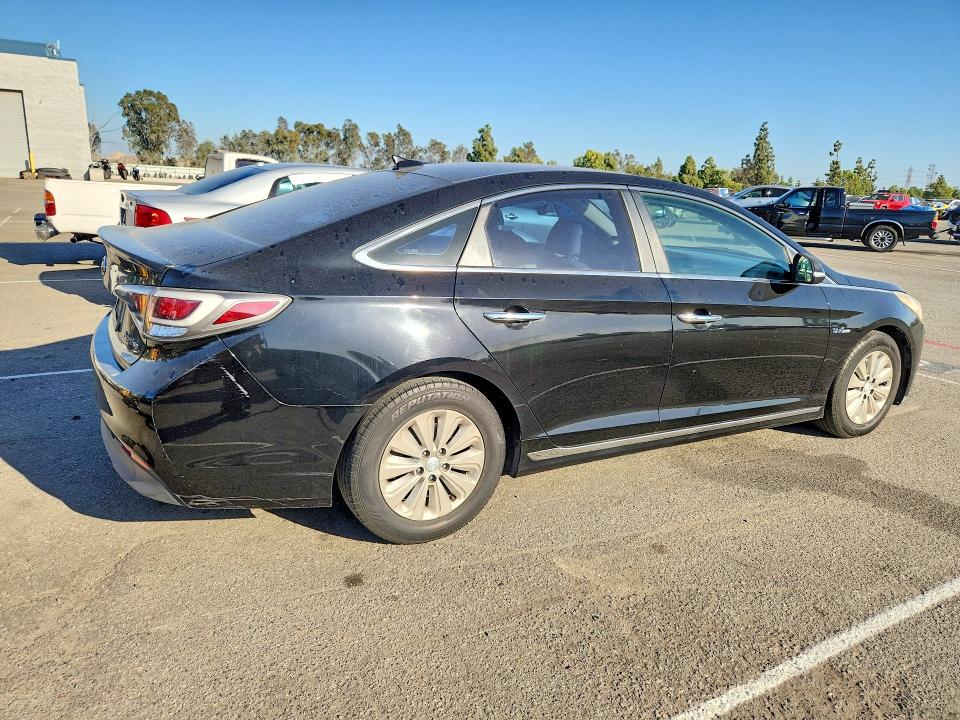Продажа на аукционе авто 2016 Hyundai Sonata Hybrid, vin: KMHE24L18GA012523, номер лота: 71234926