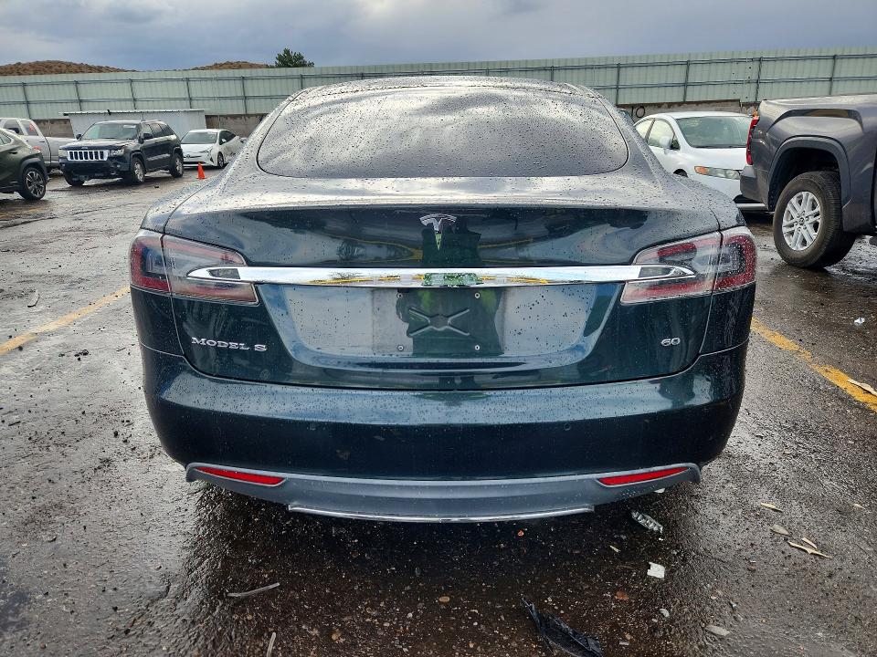65963736 :رقم المزاد ، 5YJSA1S18EFP59005 vin ، 2014 Tesla Model S مزاد بيع