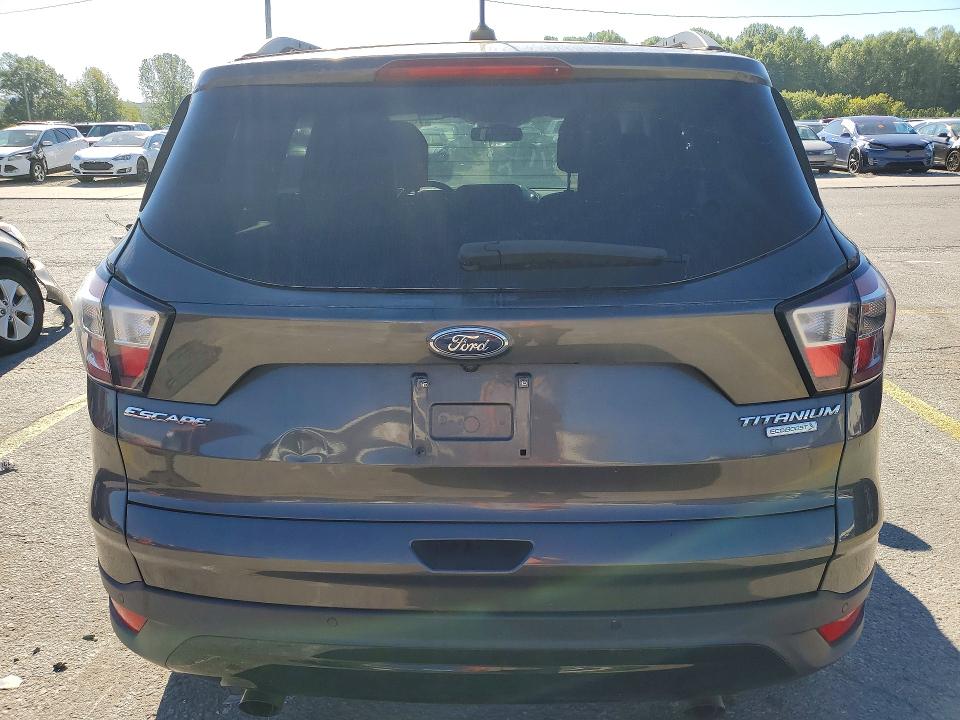 70812416 :رقم المزاد ، 1FMCU0JD3HUE32570 vin ، 2017 Ford Escape مزاد بيع