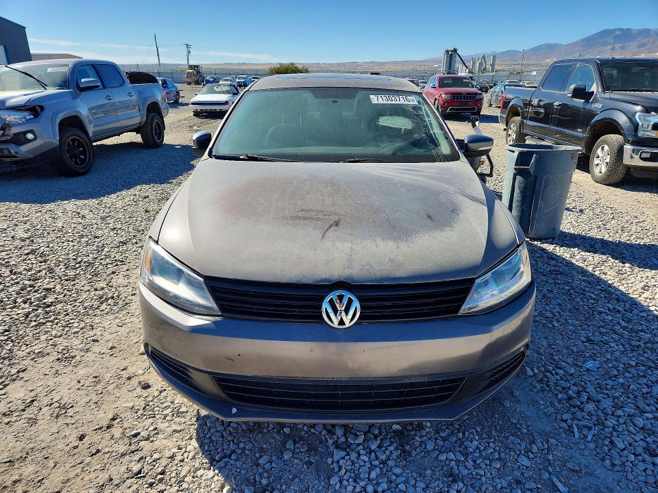 71303716 :رقم المزاد ، 3VWLL7AJ2BM086252 vin ، 2011 Volkswagen Jetta مزاد بيع