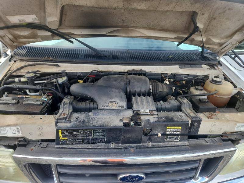 70491386 :رقم المزاد ، 1FDXE45S03HA68625 vin ، 2003 Ford Econoline مزاد بيع