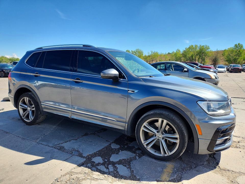 Продаж на аукціоні авто 2018 Volkswagen Tiguan, vin: 3VV2B7AX3JM197687, номер лоту: 69829696