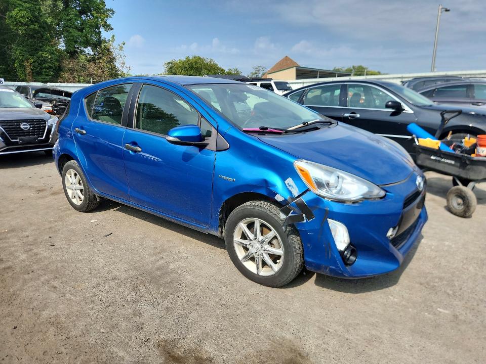 Продажа на аукционе авто 2015 Toyota Prius C, vin: JTDKDTB3XF1090055, номер лота: 68974316