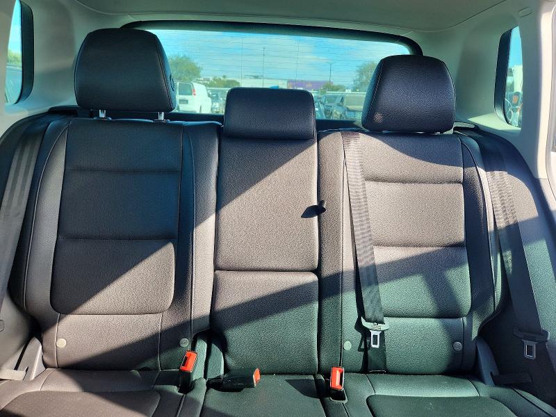 2017 Volkswagen Tiguan მანქანა იყიდება აუქციონზე, vin: WVGRV7AXXHK010415, აუქციონის ნომერი: 69404996