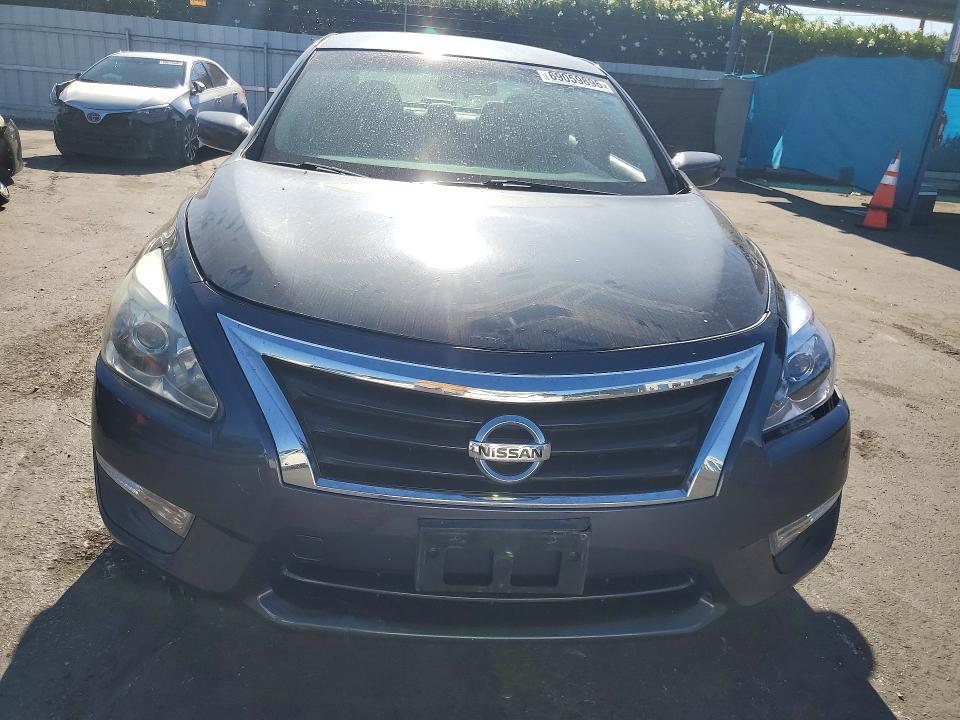 2013 Nissan Altima მანქანა იყიდება აუქციონზე, vin: 1N4AL3AP8DN483583, აუქციონის ნომერი: 69059896