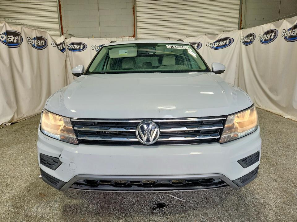 Продаж на аукціоні авто 2018 Volkswagen Tiguan, vin: 3VV1B7AX1JM104127, номер лоту: 67920066