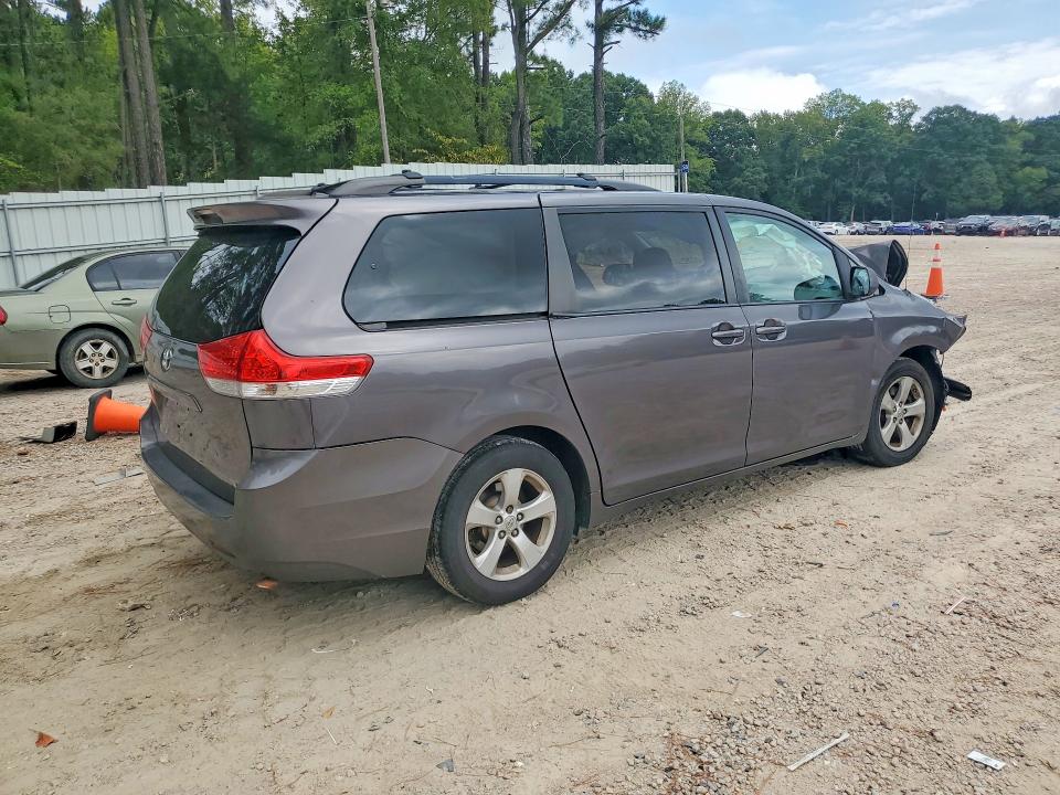 Продажа на аукционе авто 2012 Toyota Sienna, vin: 5TDKK3DC0CS184589, номер лота: 70042746