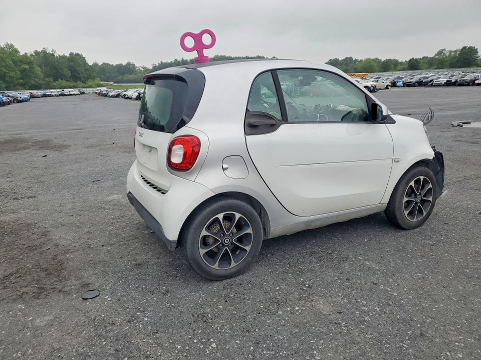 Продаж на аукціоні авто 2016 Smart Fortwo, vin: WMEFJ5DA8GK051558, номер лоту: 67394086