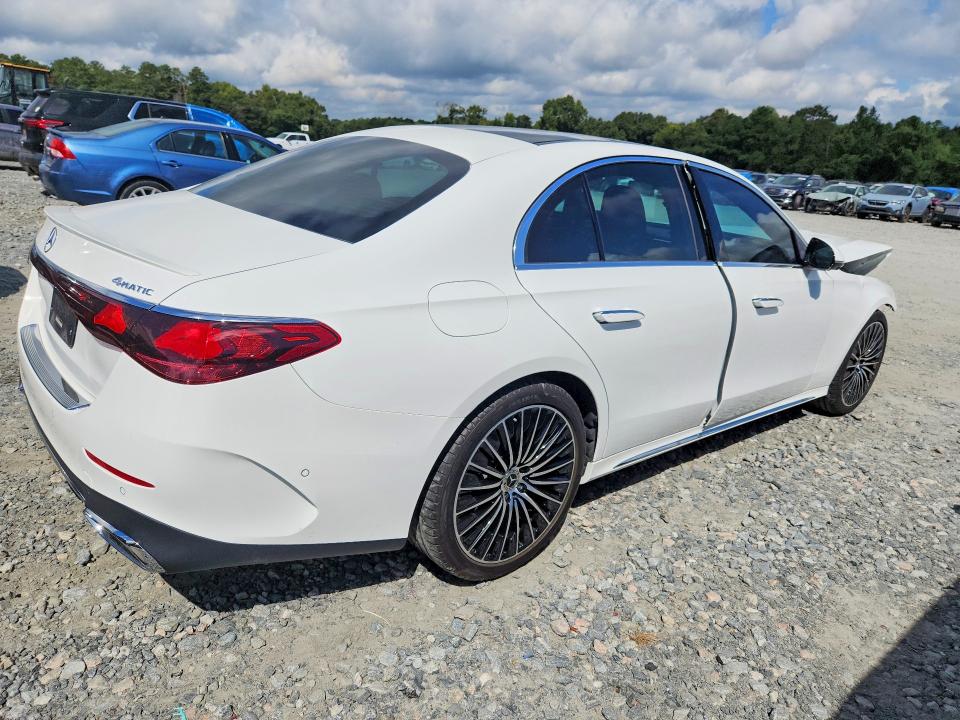 68380526 :رقم المزاد ، W1KLF6BB9RA038093 vin ، 2024 Mercedes-benz E مزاد بيع
