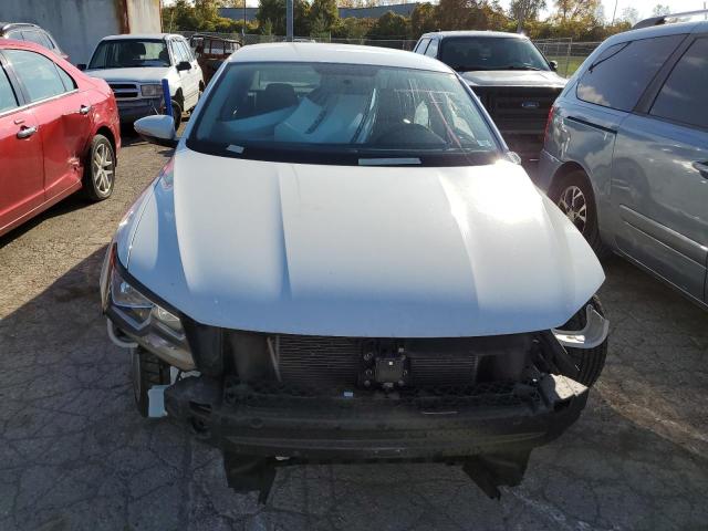 73621233 :رقم المزاد ، 1VWAA7A39JC028363 vin ، 2018 Volkswagen Passat S مزاد بيع