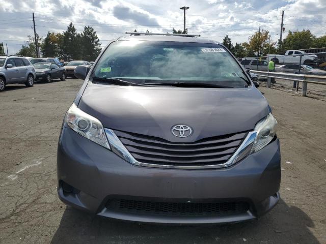 70501023 :رقم المزاد ، 5TDJK3DC7FS112000 vin ، 2015 Toyota Sienna Le مزاد بيع