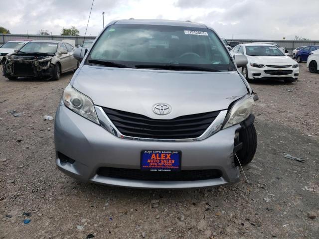 71912663 :رقم المزاد ، 5TDKK3DC6CS237084 vin ، 2012 Toyota Sienna Le مزاد بيع