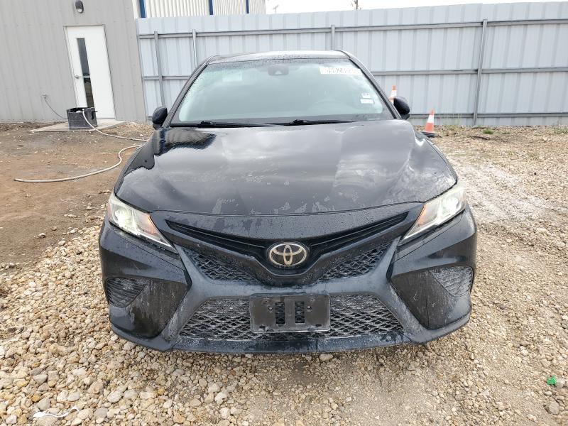 Продажа на аукционе авто 2018 Toyota Camry L, vin: 4T1B11HK0JU040621, номер лота: 89824035