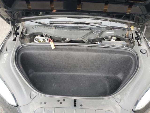 82632375 :رقم المزاد ، 5YJXCAE24JF126015 vin ، 2018 Tesla Model X مزاد بيع