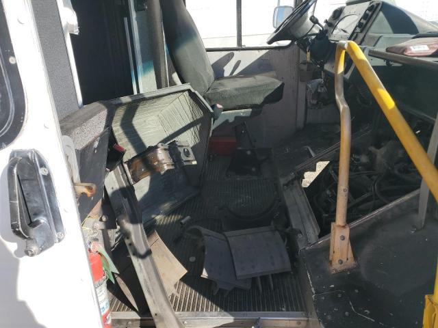90648205 :رقم المزاد ، 1FCJE39L3YHA77527 vin ، 2000 Ford E350 مزاد بيع