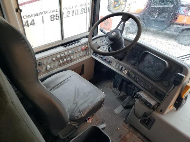 85952625 :رقم المزاد ، 1T7YN4E22C1150098 vin ، 2012 Thomas Saf-t-liner Hdx مزاد بيع