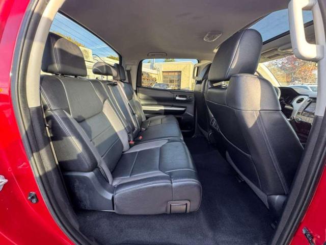 90933615 :رقم المزاد ، 5TFHY5F11JX739475 vin ، 2018 Toyota Tundra Cre مزاد بيع